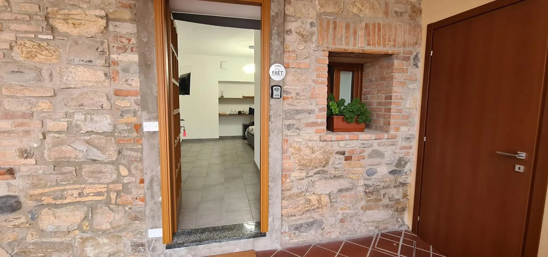 Affittacamere Faet Adro Guest house